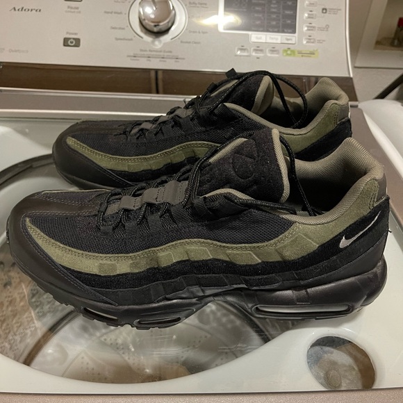 NIKE AIR MAX 95 essential - Picture 2 of 7